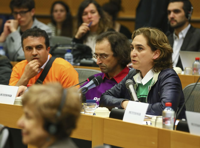 Ada Colau, portavoz de la Plataforma de Afectados por la Hipoteca, interviene durante la celebración de un Comité de Peticiones en el Parlamento Europeo Ada Colau, portavoz de la Plataforma de Afectados por la Hipoteca, interviene durante la celebración de un Comité de Peticiones en el Parlamento Europeo