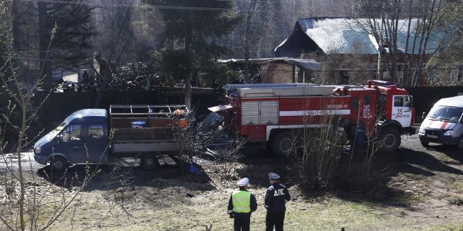 Bomberos trabajan en el escenario de un incendio ocurrido en un psiquiátrico en la población rusa de Ramensky en el que 38 personas murieron Bomberos trabajan en el escenario de un incendio ocurrido en un psiquiátrico en la población rusa de Ramensky en el que 38 personas murieron