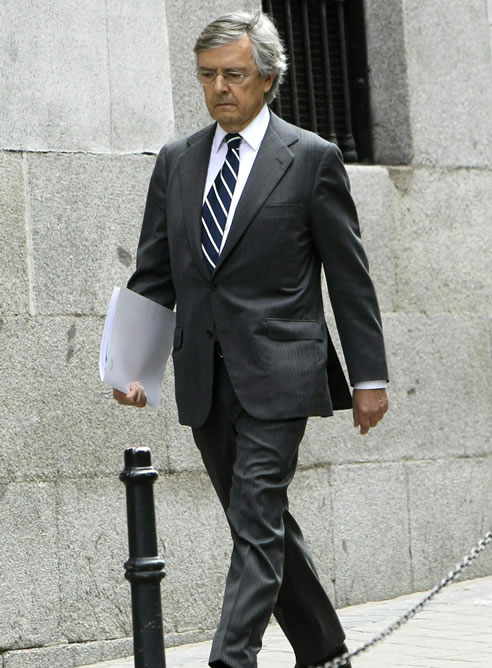 El exdiputado Jorge Trías a su llegada a la Audiencia Nacional de Madrid, donde declarará como testigo ante el juez que instruye los llamados 'papeles de Bárcenas' El exdiputado Jorge Trías a su llegada a la Audiencia Nacional de Madrid, donde declarará como testigo ante el juez que instruye los llamados 'papeles de Bárcenas'
