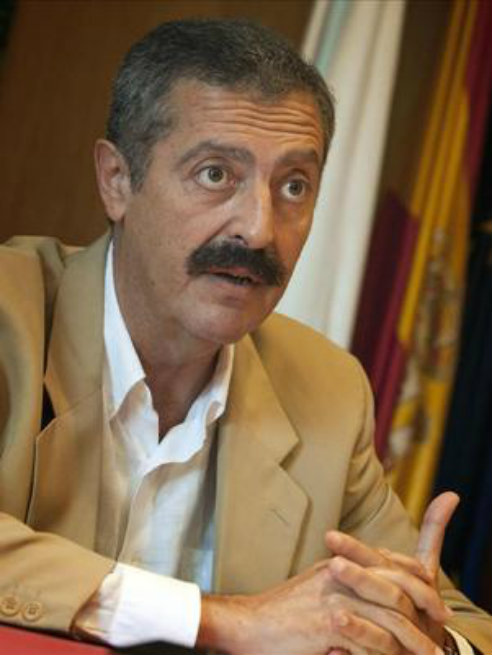 El Tribunal Supremo condena a Ferrer después de que fuera juzgado por estos mismos hechos por un juzgado de Valencia. En aquel momento, Vicente Ferrer ocultó su condición de aforado, lo que permitió que fuera encausado por el juzgado de instrucción nº 19 de Valencia en vez de por el Tribunal Supremo El Tribunal Supremo condena a Ferrer después de que fuera juzgado por estos mismos hechos por un juzgado de Valencia. En aquel momento, Vicente Ferrer ocultó su condición de aforado, lo que permitió que fuera encausado por el juzgado de instrucción nº 19 de Valencia en vez de por el Tribunal Supremo