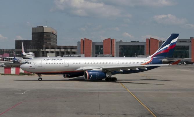 El avión que ha despegado hacia Cuba desde el aeropuerto de Moscú El avión que ha despegado hacia Cuba desde el aeropuerto de Moscú