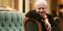 Juan Echanove, ejemplo de actor de éxito en cine, teatro y televisión Juan Echanove, ejemplo de actor de éxito en cine, teatro y televisión