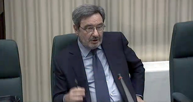 Narcís Serra compareix a la comissió d'investigació de la crisi de les caixes del Parlament Narcís Serra compareix a la comissió d'investigació de la crisi de les caixes del Parlament