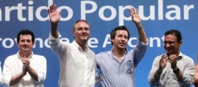 El PP huye de Bárcenas mientras insiste en su "tolerancia cero" con la corrupción El PP huye de Bárcenas mientras insiste en su "tolerancia cero" con la corrupción
