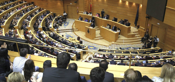 El presidente del Gobierno, Mariano Rajoy, comparece ante el pleno del Congreso con el objeto de ofrecer su versión del 'caso Bárcenas'. El presidente del Gobierno, Mariano Rajoy, comparece ante el pleno del Congreso con el objeto de ofrecer su versión del 'caso Bárcenas'.