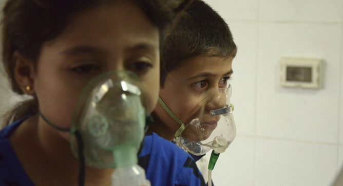 Niños afectados por armas químicas en el suburbio de Saqba, en Damasco, según activistas Niños afectados por armas químicas en el suburbio de Saqba, en Damasco, según activistas