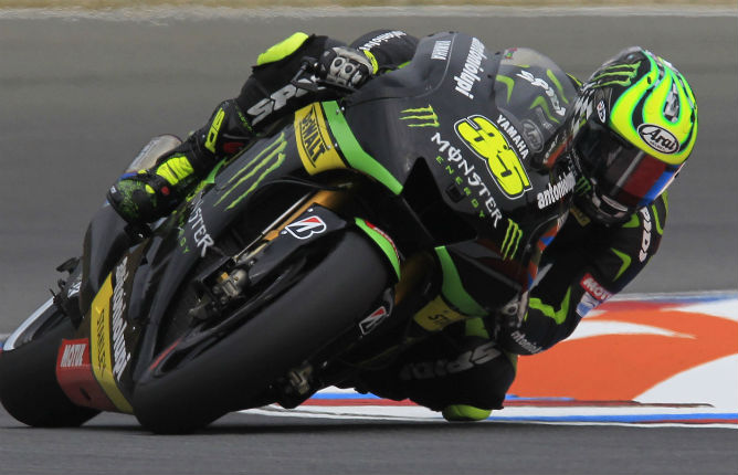 Cal Crutchlow toma una curva en Brno Cal Crutchlow toma una curva en Brno