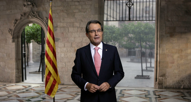 El presidente catalán, Artur Mas, durante el mensaje institucional que ha dirigido en la noche de este martes a los catalanes con motivo de la Diada de Cataluña El presidente catalán, Artur Mas, durante el mensaje institucional que ha dirigido en la noche de este martes a los catalanes con motivo de la Diada de Cataluña