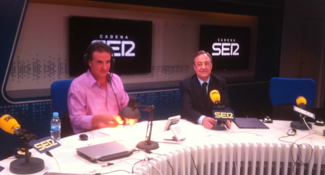 José Ramón de la Morena junto a Florentino Pérez en un momento de la entrevista José Ramón de la Morena junto a Florentino Pérez en un momento de la entrevista