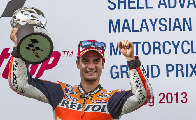 Pedrosa celebra el triunfo en Sepang Pedrosa celebra el triunfo en Sepang