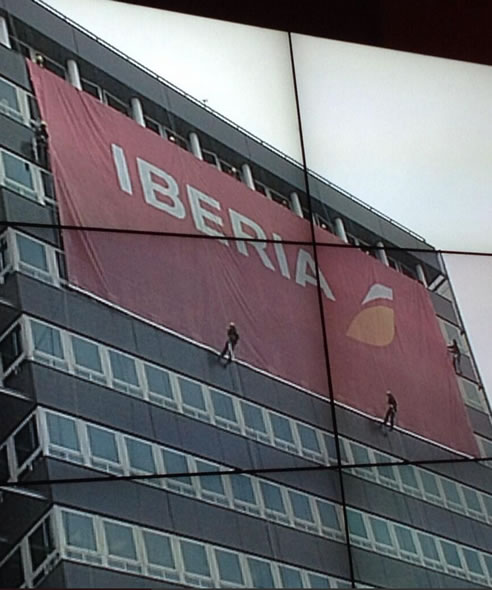 El nuevo logo de Iberia no tiene corona El nuevo logo de Iberia no tiene corona