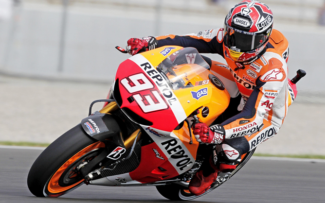 El '93' de Márquez surca el ciurcuíto de Cheste. El '93' de Márquez surca el ciurcuíto de Cheste.