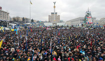 Vista general de los manifestantes proeuropeos durante las protestas en la Plaza de la Independencia de Kiev Vista general de los manifestantes proeuropeos durante las protestas en la Plaza de la Independencia de Kiev