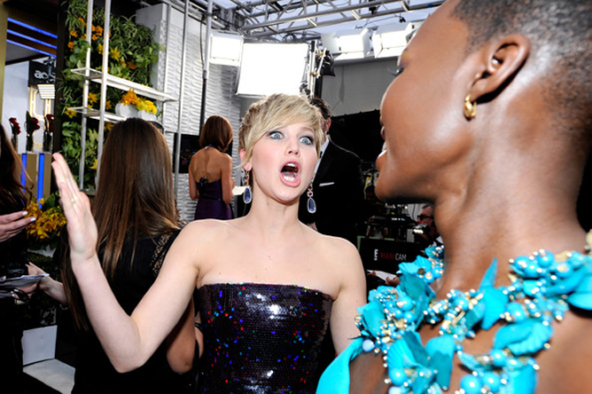 Jennifer Lawrence y Lupita Nyong'o en los Screen Actors Guild Awards Jennifer Lawrence y Lupita Nyong'o en los Screen Actors Guild Awards