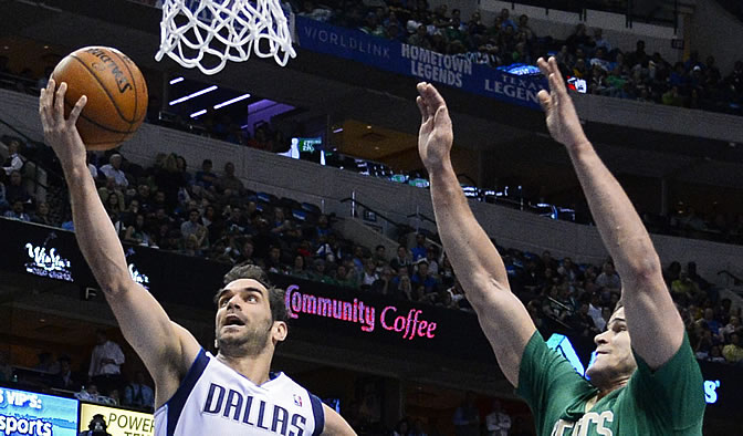 Calderón tira a canasta ante Kris Humphries Calderón tira a canasta ante Kris Humphries
