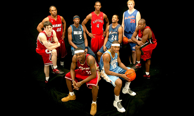De izquierda a derecha y de arriba a abajo: Kirk Hinrich, Udonis Haslem, Josh Howard, Chris Bosh, Jarvis Hayes, Chris Kaman, Dwayne Wade, Lebron James y Carmelo Anthony. De izquierda a derecha y de arriba a abajo: Kirk Hinrich, Udonis Haslem, Josh Howard, Chris Bosh, Jarvis Hayes, Chris Kaman, Dwayne Wade, Lebron James y Carmelo Anthony.