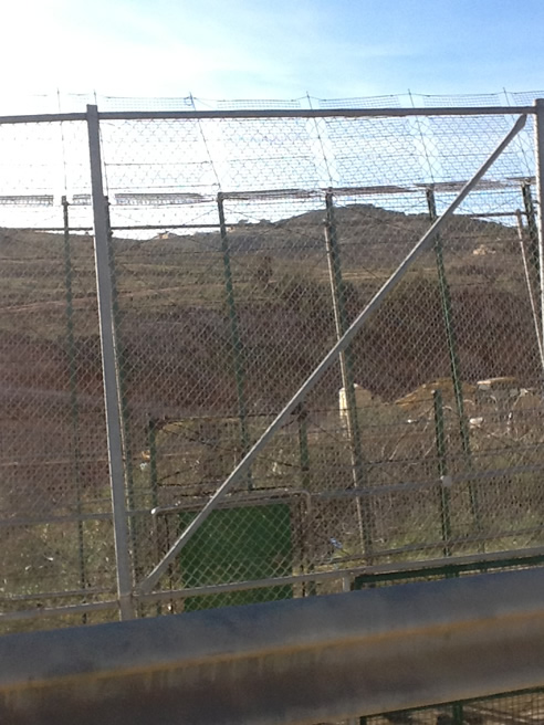 Marruecos comienza a construir su propia valla Marruecos comienza a construir su propia valla
