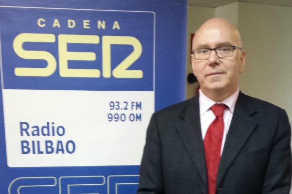 "Ibarra ha vuelto a su puesto de funcionario, donde estuvo desde que se le cesó como Jefe de Inspección hasta que se le juzgó" "Ibarra ha vuelto a su puesto de funcionario, donde estuvo desde que se le cesó como Jefe de Inspección hasta que se le juzgó"