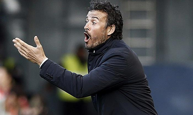El entrenador del Celta, Luis Enrique, durante el partido de Liga que su equipo disputó ante Osasuna en la recta final de la Liga 2013-14. El entrenador del Celta, Luis Enrique, durante el partido de Liga que su equipo disputó ante Osasuna en la recta final de la Liga 2013-14.