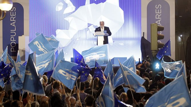 El candidato del Partido Popular en las elecciones europeas, Miguel Arias Cañete, durante el mitin de inicio de campaña celebrado esta noche en Madrid. El candidato del Partido Popular en las elecciones europeas, Miguel Arias Cañete, durante el mitin de inicio de campaña celebrado esta noche en Madrid.