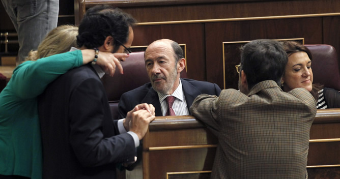El secretario general del PSOE, Alfredo Pérez Rubalcaba, en el Congreso de los Diputados donde ha anunciado que en septiembre abandonará su escaño El secretario general del PSOE, Alfredo Pérez Rubalcaba, en el Congreso de los Diputados donde ha anunciado que en septiembre abandonará su escaño