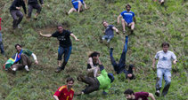 Carrera de quesos rodantes de Cooper's Hill (Inglaterra) Carrera de quesos rodantes de Cooper's Hill (Inglaterra)