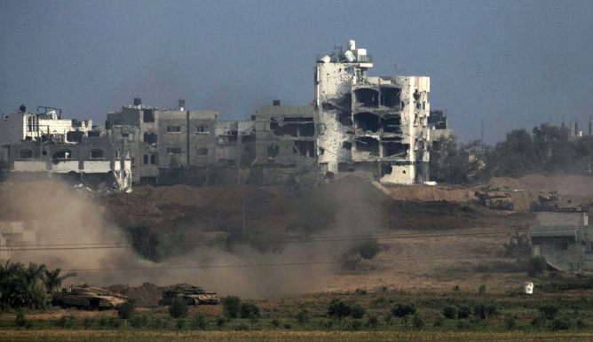 Tanques israelíes operando al norte de Gaza Tanques israelíes operando al norte de Gaza