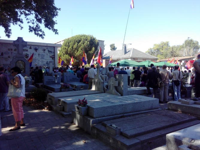 Homenaje a las 13 rosas en Madrid. Homenaje a las 13 rosas en Madrid.