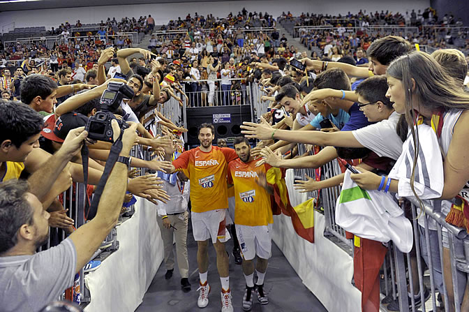 Pau Gasol y Reyes saltan a la pista Pau Gasol y Reyes saltan a la pista