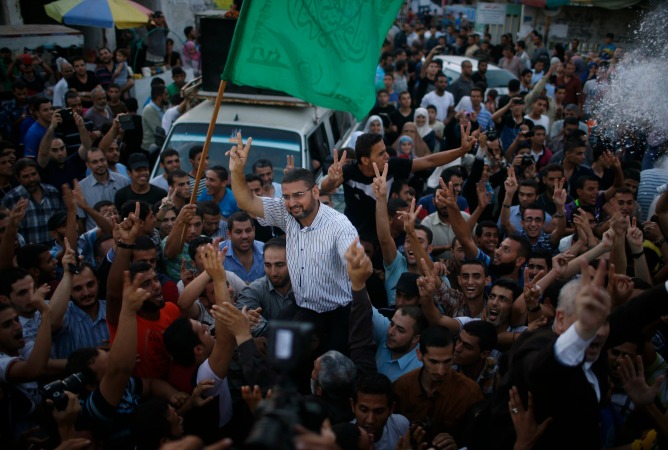 Los palestinos celebran la tregua definitiva con Israel. Los palestinos celebran la tregua definitiva con Israel.