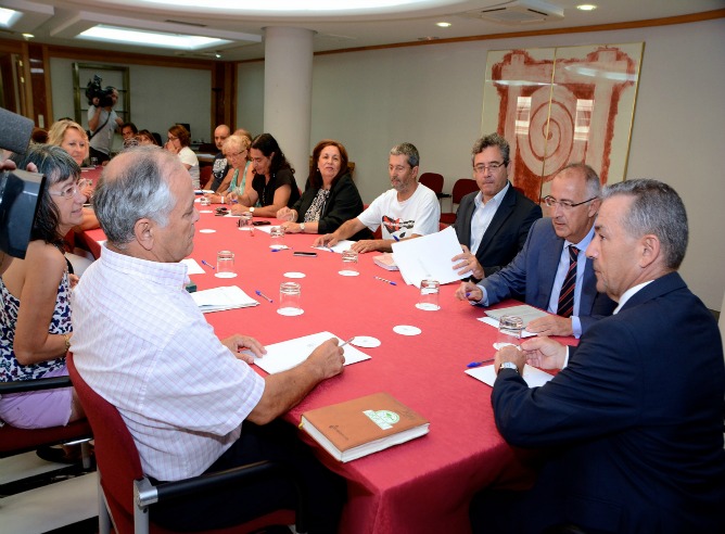 Reunión entre Paulino Rivero y agentes sociales y organizaciones ecologistas Reunión entre Paulino Rivero y agentes sociales y organizaciones ecologistas