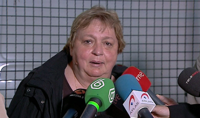 Imagen de televisión de María Teresa Mesa, portavoz de la auxiliar de enfermería contagiada de ébola Imagen de televisión de María Teresa Mesa, portavoz de la auxiliar de enfermería contagiada de ébola