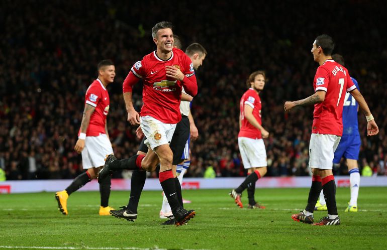 MANCHESTER, ENGLAND - OCTOBER 26: Robin van Persie of Manchester United celebrates scoring the equalising goal during the Barclays Premier League match between Manchester United and Chelsea at Old Trafford on October 26, 2014 in Manchester, England. (Photo by Alex Livesey/Getty Images) MANCHESTER, ENGLAND - OCTOBER 26: Robin van Persie of Manchester United celebrates scoring the equalising goal during the Barclays Premier League match between Manchester United and Chelsea at Old Trafford on October 26, 2014 in Manchester, England. (Photo by Alex Livesey/Getty Images)