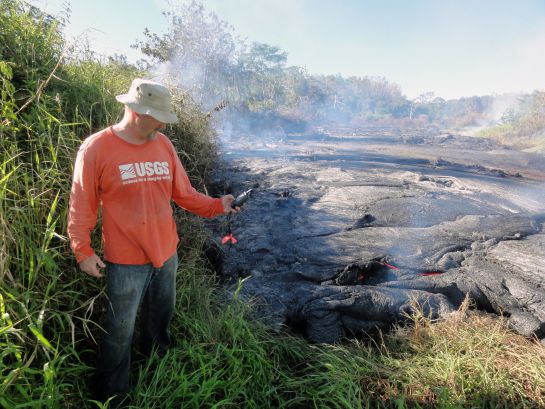 Un río de lava ameneza con destruir un pueblo de la isla de Hawái Un río de lava ameneza con destruir un pueblo de la isla de Hawái