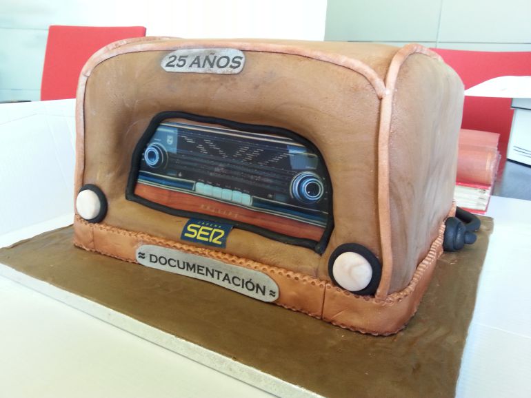 La tarta de cumpleaños del Departamento de Documentación. La tarta de cumpleaños del Departamento de Documentación.