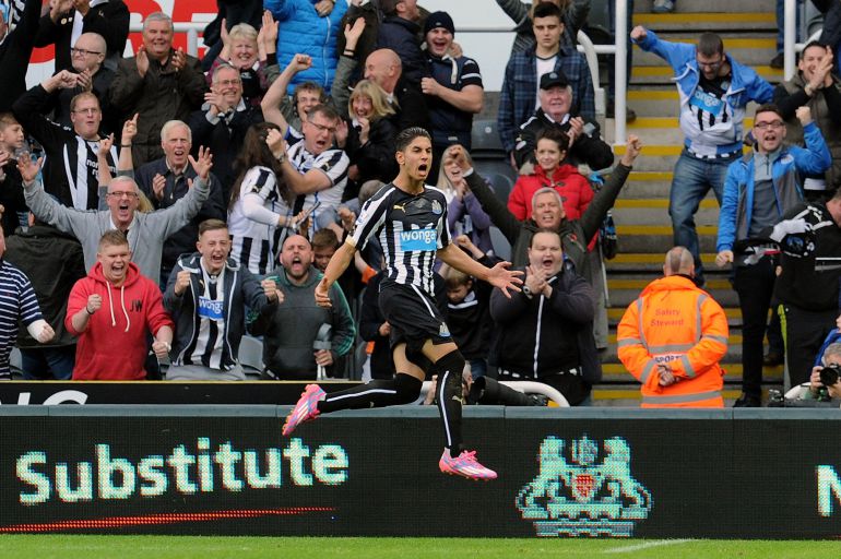Ayoze Perez celebra el gol del Newcastle ante el Liverpool Ayoze Perez celebra el gol del Newcastle ante el Liverpool