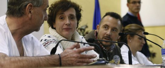 GRA247 MADRID, 5/11/2014.- La auxiliar de enfermería Teresa Romero, durante su comparecencia antes los medios tras haber sido dada de alta hoy tras superar el ébola. Teresa Romero ha asegurado no saber qué falló para resultar contagiada por ébola, "ni siquiera sé si falló algo", pero ha dicho no guardar "rencor ni reproches" por haber padecido la enfermedad y que confia en que su contagio sirva al menos para que se estudie mejor la enfermedad y se pueda encontrar una vacuna.EFE/Fernando Alvarado GRA247 MADRID, 5/11/2014.- La auxiliar de enfermería Teresa Romero, durante su comparecencia antes los medios tras haber sido dada de alta hoy tras superar el ébola. Teresa Romero ha asegurado no saber qué falló para resultar contagiada por ébola, "ni siquiera sé si falló algo", pero ha dicho no guardar "rencor ni reproches" por haber padecido la enfermedad y que confia en que su contagio sirva al menos para que se estudie mejor la enfermedad y se pueda encontrar una vacuna.EFE/Fernando Alvarado
