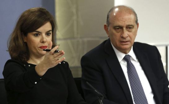 La vicepresidenta del Gobierno español, Soraya Sáez de Santamaría, y el ministro del Interior, Jorge Fenández Díaz La vicepresidenta del Gobierno español, Soraya Sáez de Santamaría, y el ministro del Interior, Jorge Fenández Díaz