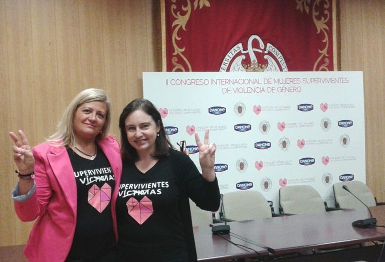 Graci junto a la presidenta de la Fundación Ana Bella en el II Congreso Internacional de Mujeres Supervivientes. Graci junto a la presidenta de la Fundación Ana Bella en el II Congreso Internacional de Mujeres Supervivientes.