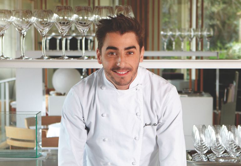 Jordi Roca ha sido elegido en 2014 mejor cocinero de postres del mundo. Jordi Roca ha sido elegido en 2014 mejor cocinero de postres del mundo.