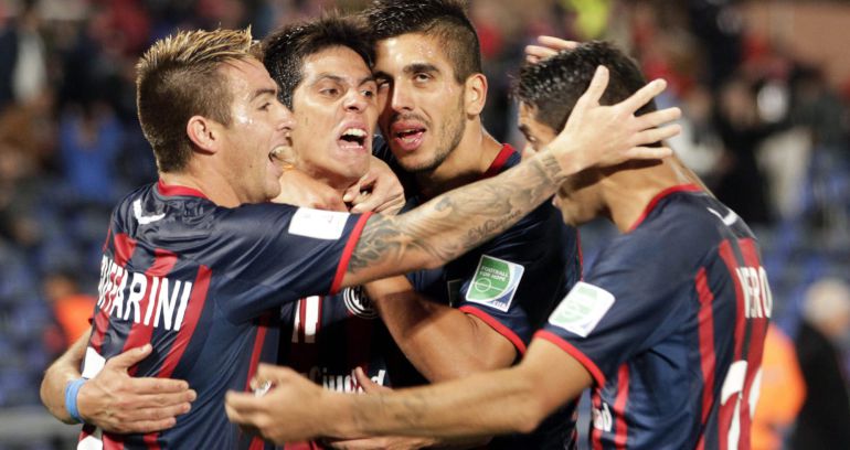 Pablo Barrientos de San Lorenzo celebra su gol ante Auckland City FC con sus compañeros hoy, miércoles 17 de diciembre de 2014, durante una semifinal de la Copa Mundial de Clubes FIFA en Marrakech (Marruecos)
Pablo Barrientos de San Lorenzo celebra su gol ante Auckland City FC con sus compañeros hoy, miércoles 17 de diciembre de 2014, durante una semifinal de la Copa Mundial de Clubes FIFA en Marrakech (Marruecos)