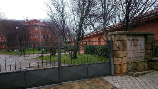 Imagen de la entrada de la residencia de ancianos 'El Concejo' Imagen de la entrada de la residencia de ancianos 'El Concejo'