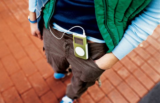 Imagen promocional del ‘iPod mini’, lanzado en 2004 Imagen promocional del ‘iPod mini’, lanzado en 2004