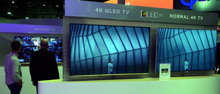 Un televisor Hisense 4K ULED TV comparado con uno 4K normal en la feria tecnológica CES en Las Vegas, EE.UU. Un televisor Hisense 4K ULED TV comparado con uno 4K normal en la feria tecnológica CES en Las Vegas, EE.UU.