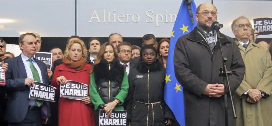 Silencio en todo el mundo por el atentado contra 'Charlie Hebdo' Silencio en todo el mundo por el atentado contra 'Charlie Hebdo'