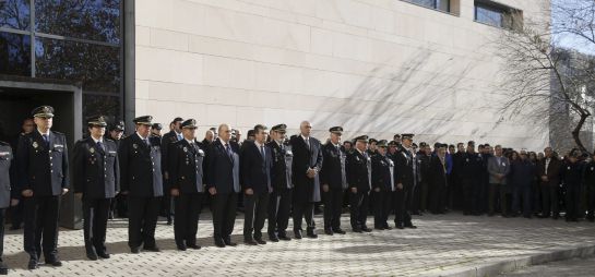 Silencio en todo el mundo por el atentado contra 'Charlie Hebdo' Silencio en todo el mundo por el atentado contra 'Charlie Hebdo'