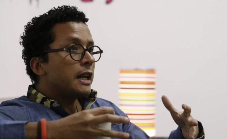 Roberto Wong publica 'París D.F.', galardonada con el Premio Dos Passos a la primera obra: 'París D.F.' o cómo ensanchar la vida Roberto Wong publica 'París D.F.', galardonada con el Premio Dos Passos a la primera obra: 'París D.F.' o cómo ensanchar la vida