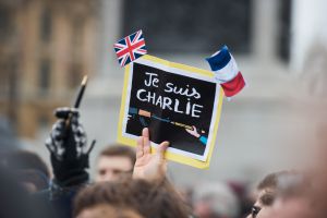 Un cartel en el que se lee: "Je suis Charlie" (Yo soy Charlie) Un cartel en el que se lee: "Je suis Charlie" (Yo soy Charlie)