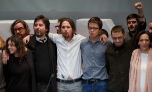 Pablo Iglesias junto a los miembros de Podemos Rafa Mayoral, Íñigo Errejón, Juan Carlos Monedero y Carolina Bescansa durante una reunión (Imagen de archivo) Pablo Iglesias junto a los miembros de Podemos Rafa Mayoral, Íñigo Errejón, Juan Carlos Monedero y Carolina Bescansa durante una reunión (Imagen de archivo)