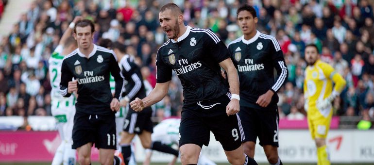 CORDOBA, SPAIN - JANUARY 24: Karim Benzema of Real Madrid CF celebrates scoring their opening goal during the La Liga match between Cordoba CF and Real Madrid CF at El Arcangel stadium on January 24, 2015 in Cordoba, Spain. (Photo by Gonzalo Arroyo Moreno/Getty Images) CORDOBA, SPAIN - JANUARY 24: Karim Benzema of Real Madrid CF celebrates scoring their opening goal during the La Liga match between Cordoba CF and Real Madrid CF at El Arcangel stadium on January 24, 2015 in Cordoba, Spain. (Photo by Gonzalo Arroyo Moreno/Getty Images)